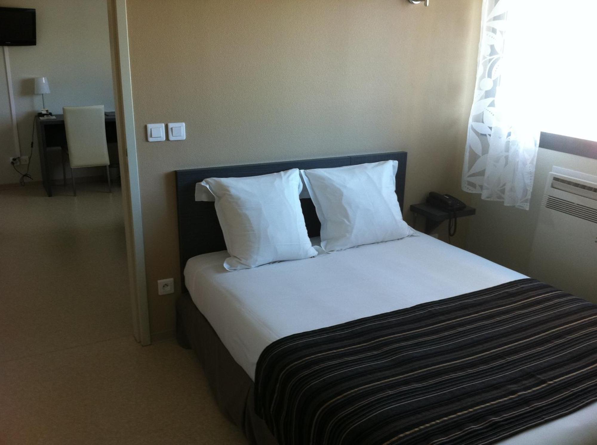 Fasthotel Le Rale Des Genets - Un Hotel Fh Collection Dun-sur-Meuse Buitenkant foto
