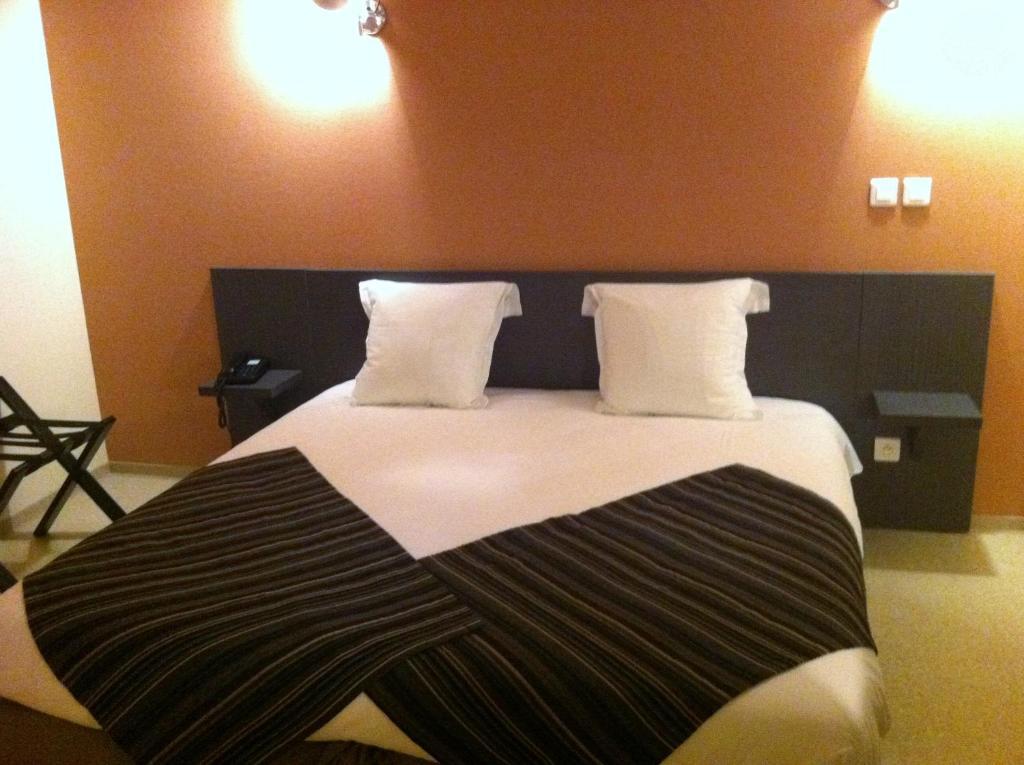 Fasthotel Le Rale Des Genets - Un Hotel Fh Collection Dun-sur-Meuse Kamer foto